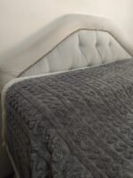 Frazada Queen Jackard con Corderito Gris Topo 2,40m x 2,40m - Imagen 2