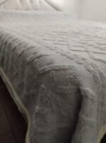 Frazada King Jackard con Corderito Gris Perla 3,00m x 2,40m - Imagen 5