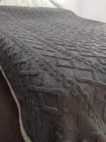 Frazada Twin Jackard con Corderito Gris Medio 1,80m x 2,40m - Imagen 2