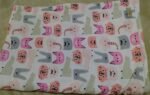 Mantita de Bebe Invierno Blanco Animalitos Rosados 0,75m x 1,00m - Imagen 2